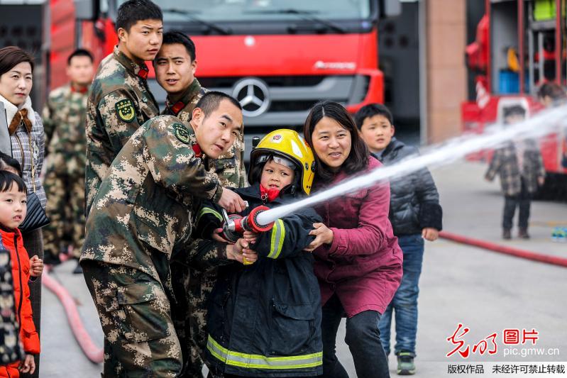 【光明图刊】开学季