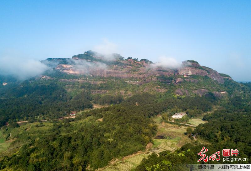 焦点 正文 2018年3月9～11日,广西梧州市藤县石表山休闲旅游风景区