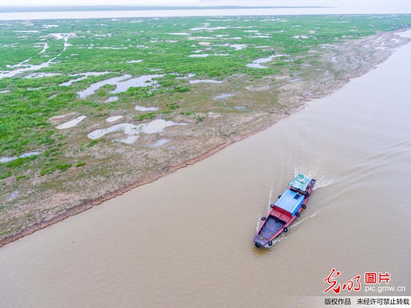 江西鄱阳湖进入三个月的春季禁渔期