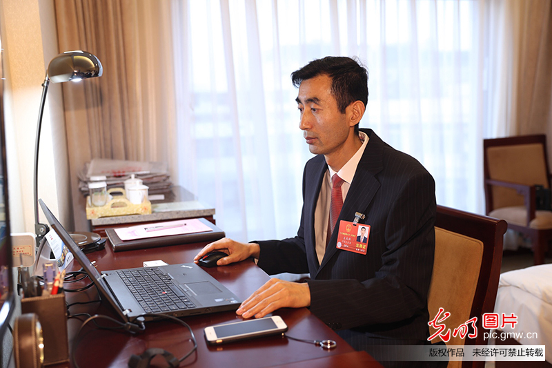 【光明图刊】王东新代表:科技创新一线的"老兵"