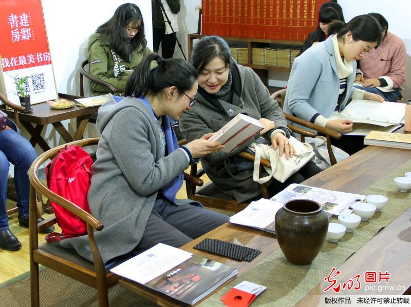 2018南京书展缤纷开幕 汇聚30万册图书一批“网红”书店