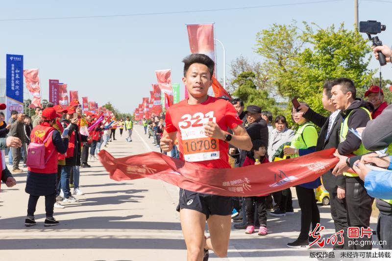 2018中国•如皋长寿之道健康马拉松开跑