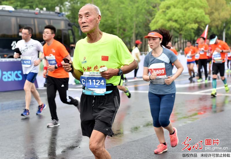 2018扬州半程马拉松3.5万人开跑
