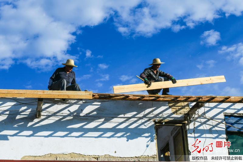 重庆丰都推行危房改造保群众住房安全