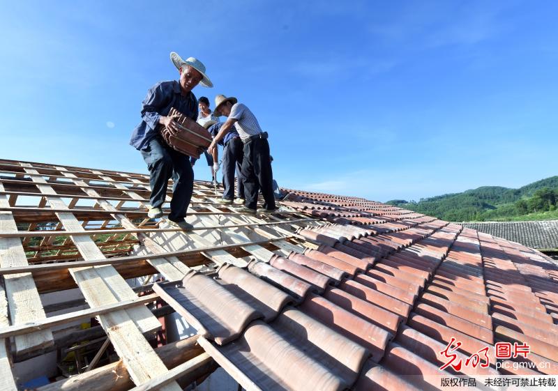 重庆丰都推行危房改造保群众住房安全
