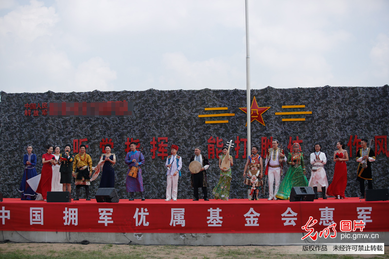 惠军工程慰问陆军某合成旅