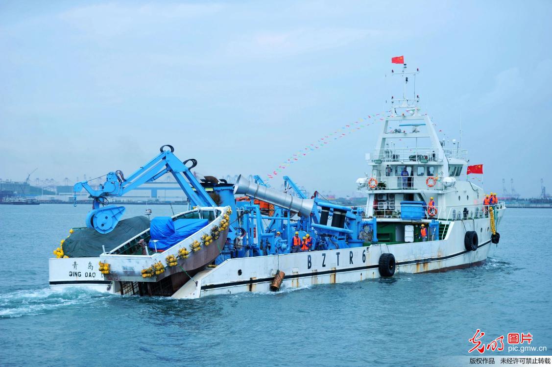 国内首家欧式围网金枪鱼远洋捕捞船队在青岛启航