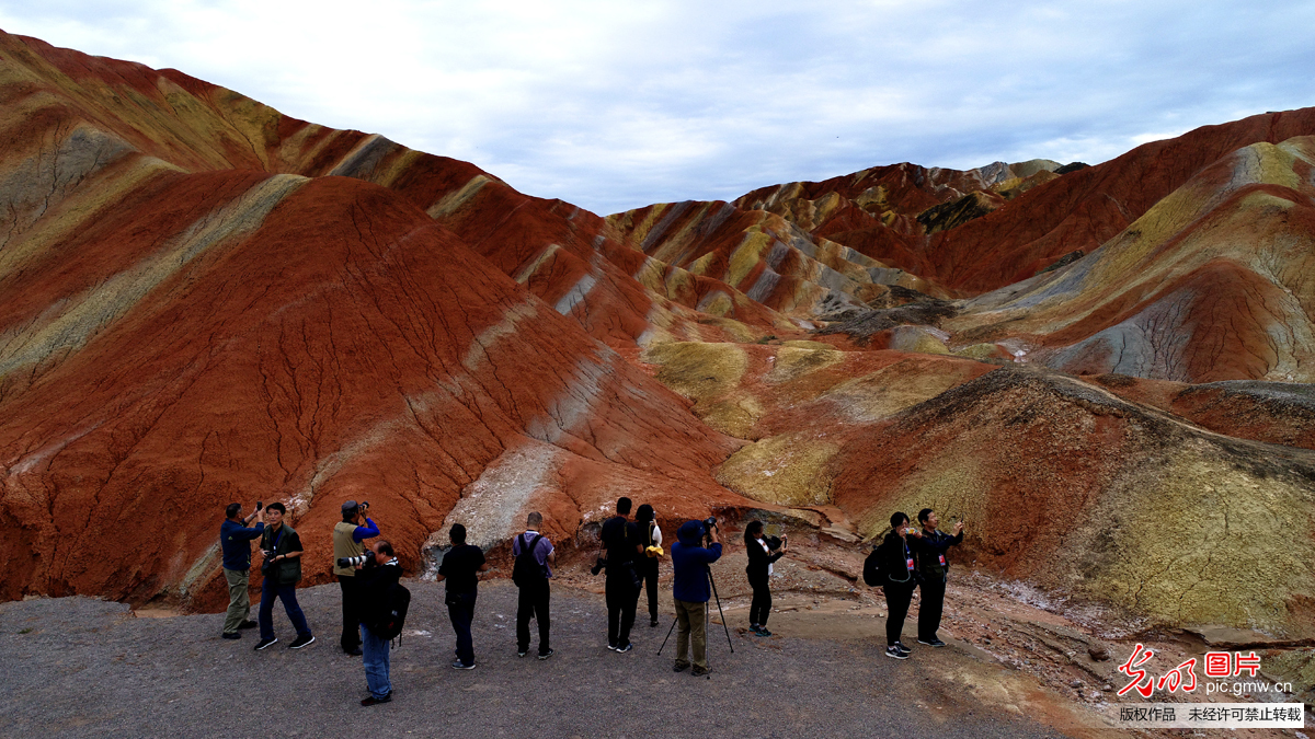 张掖丹霞地貌 亿万年绘就的彩色画卷