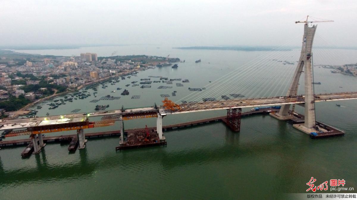 海南最长跨海大桥主桥即将合龙