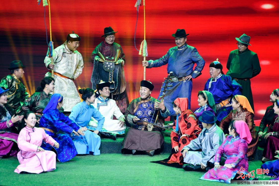 内蒙古举办《礼敬乌兰牧骑》诗歌朗诵会