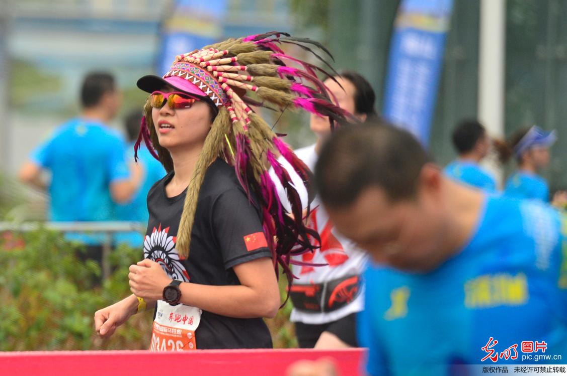 2018深圳国际马拉松欢乐开跑