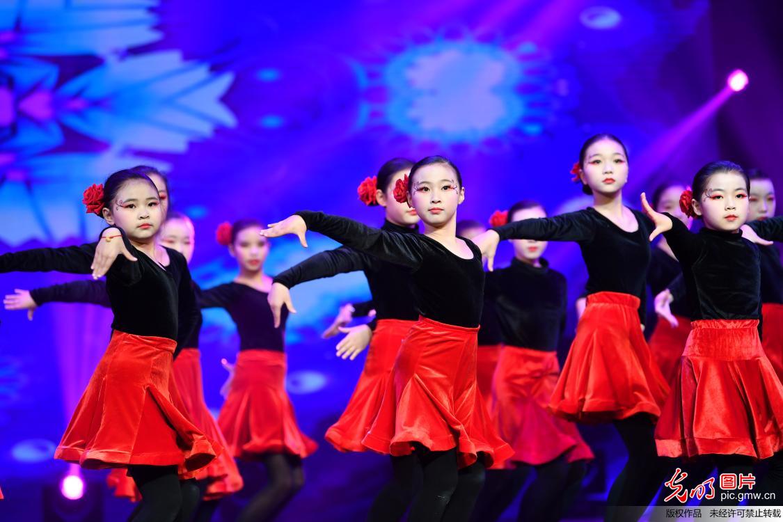 安徽省第三届青少年春节联欢晚会举行