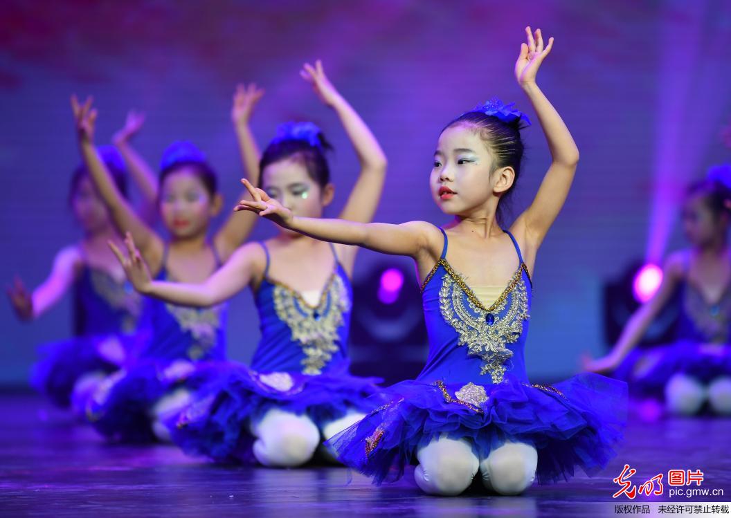 安徽省第三届青少年春节联欢晚会举行