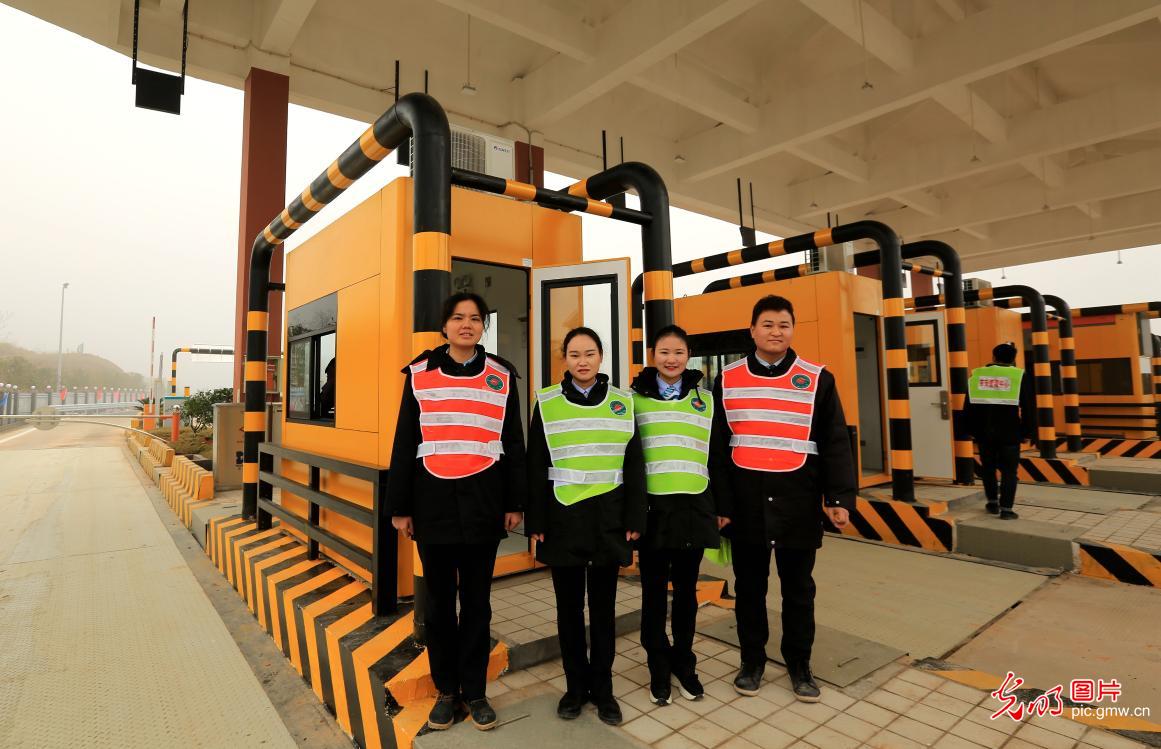 江西首条绿色示范公路全线通车