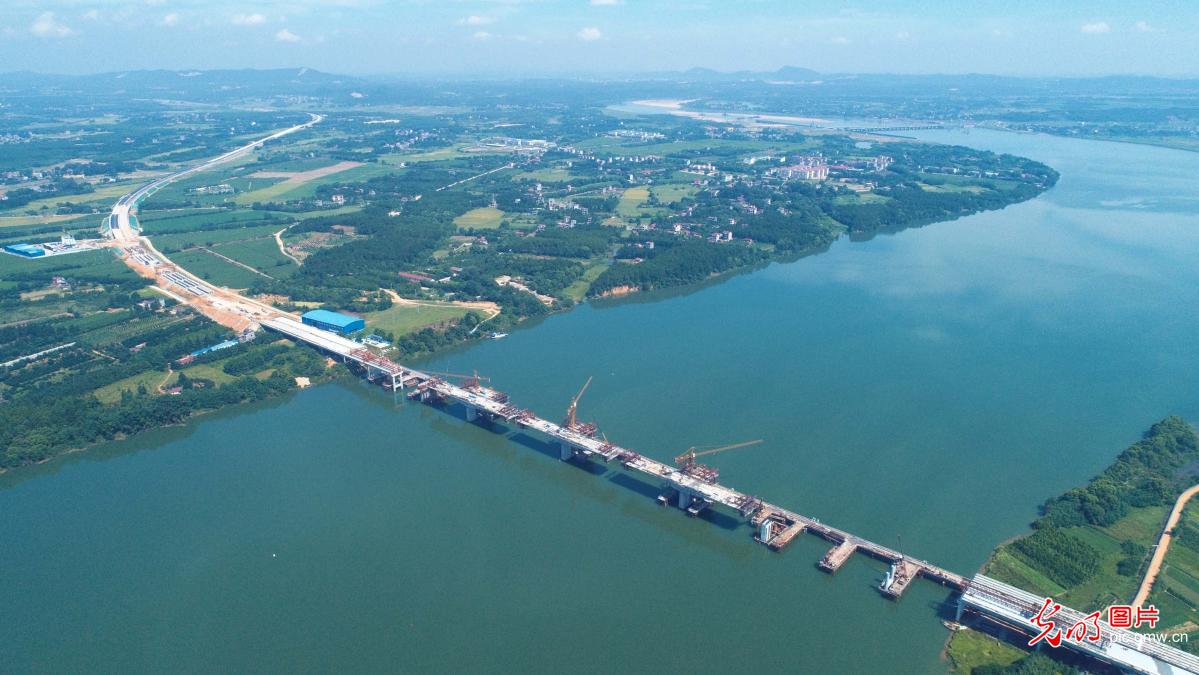 江西首条绿色示范公路全线通车