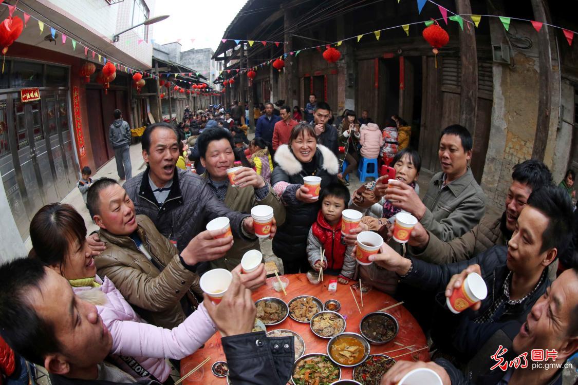 欢乐闹元宵  幸福遍神州