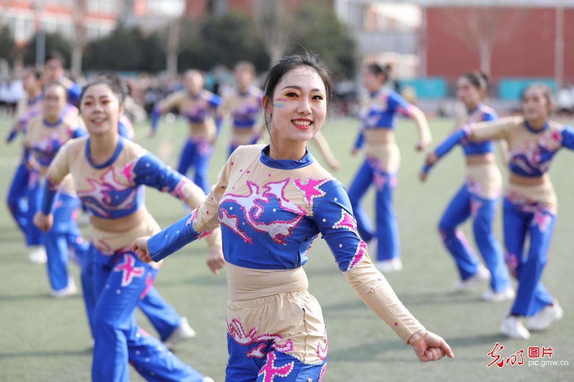 飛揚青春不負芳華喜迎三八婦女節