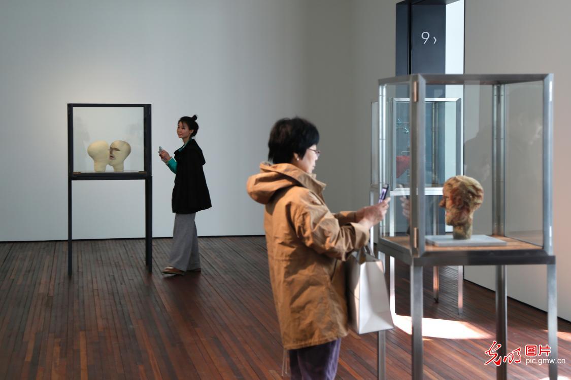 “路易丝·布尔乔亚：永恒的丝线”大型巡展在松美术馆开幕
