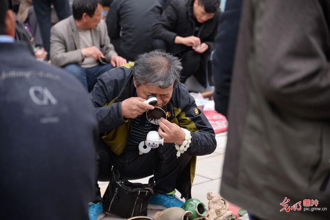 河北邯郸古玩城春季引来万人淘宝