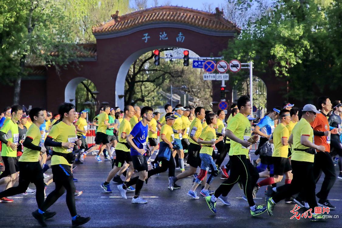 万人奔跑北京马拉松