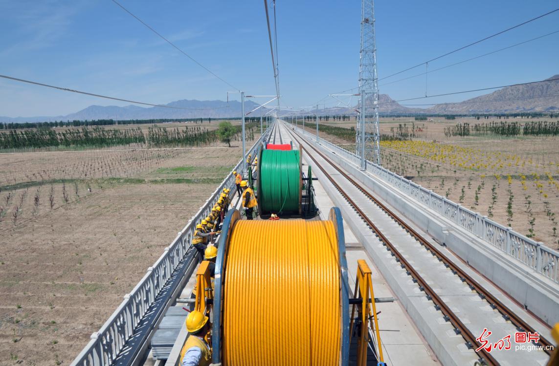 京张高铁首条10千伏高压电力电缆顺利敷设