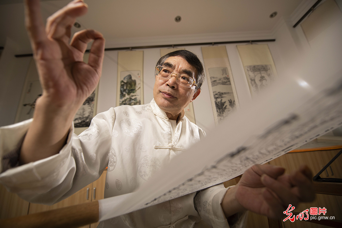 南昌市：传承人一来一往绣“乾坤”