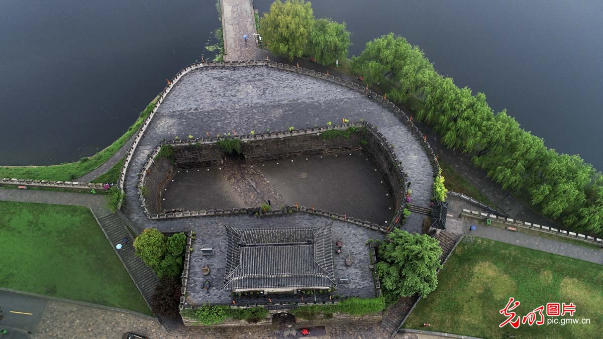 航拍安徽寿县古城 古代建筑活化石
