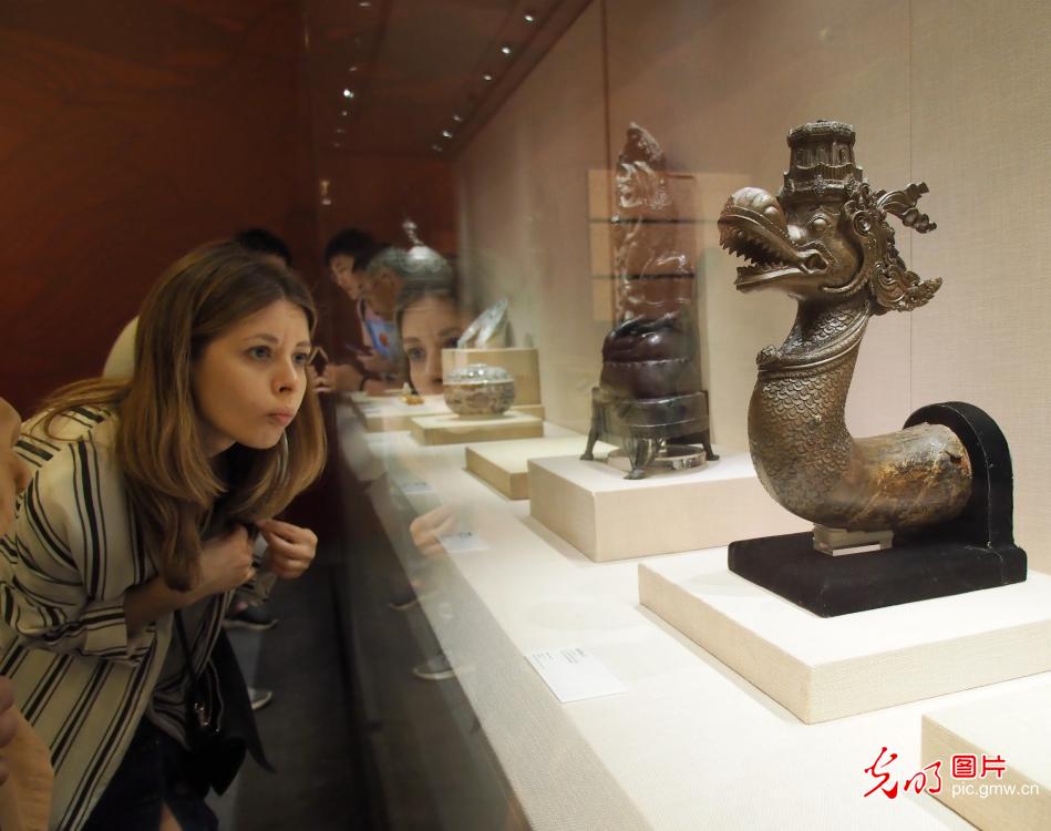 "大美亚细亚——亚洲文明展"迎来观展热潮