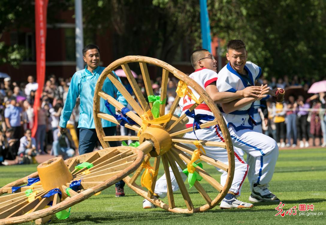 呼和浩特:民族校园里的激情那达慕 呼和浩特:民族校园里的激情那达慕