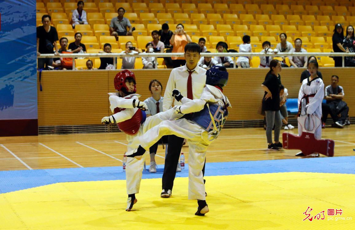 北京东城区中小学生跆拳道比赛在地坛体育馆举行