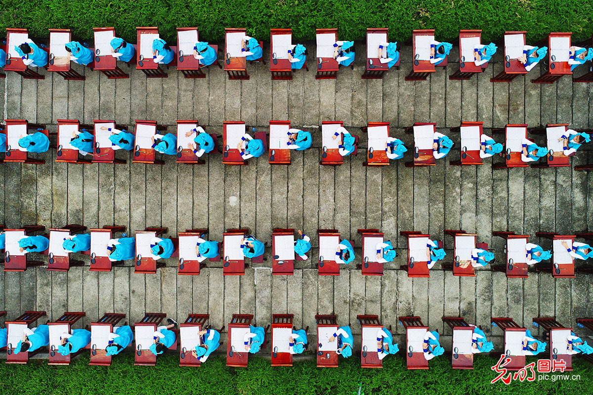 肇庆德庆学宫上演“开笔礼”