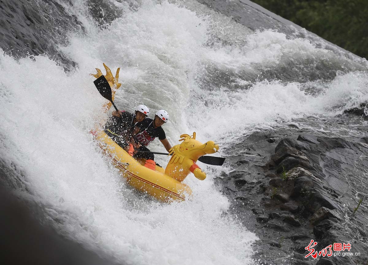 2000多名选手竞速国际极限漂流f1大赛