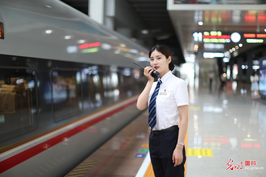 重庆直达香港高铁正式开通