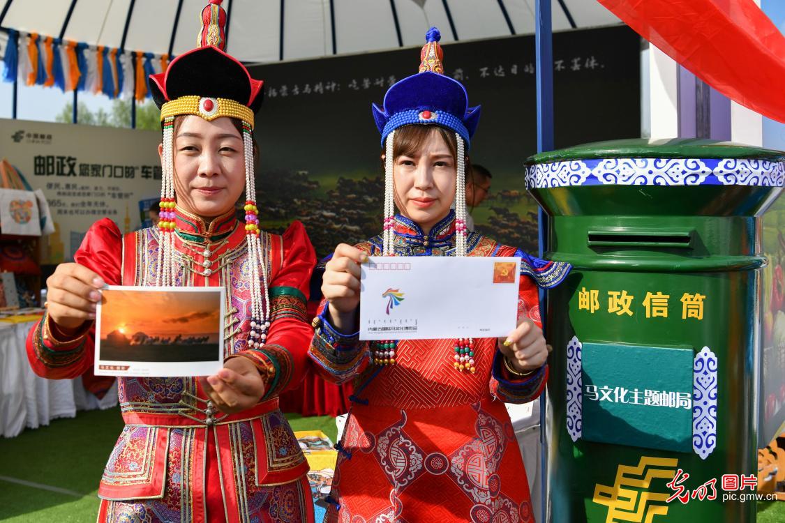 首届内蒙古国际马文化博览会开幕