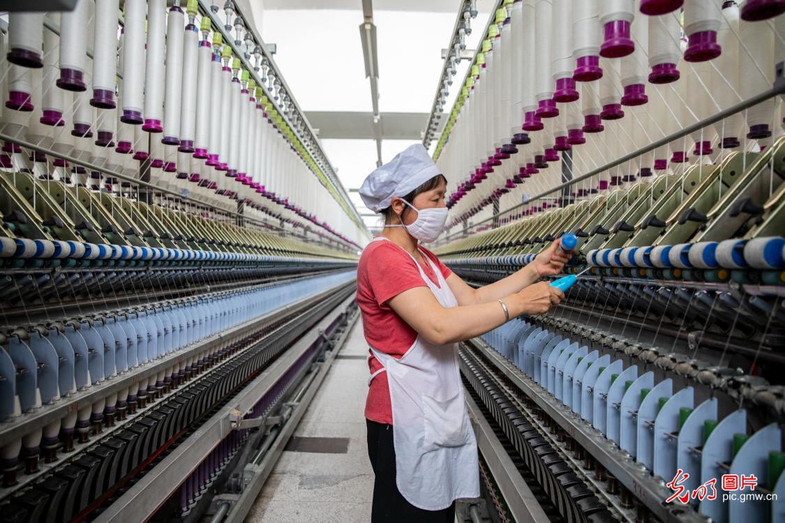 江苏海安：三维融合带来纺织产业新动能