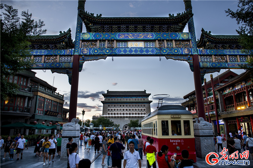 “我眼中的新北京”主题摄影征集活动一等奖作品：《北京前门步行街新貌》