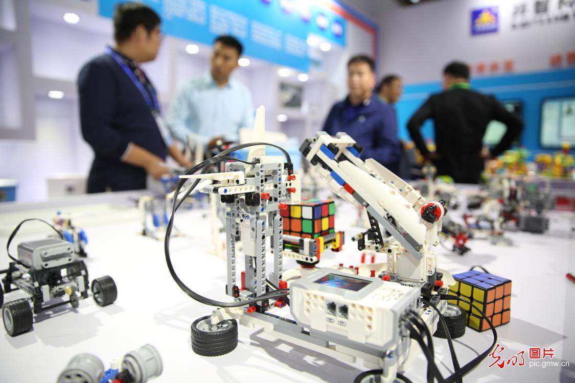 第77届中国教育装备展示会在青岛开幕
