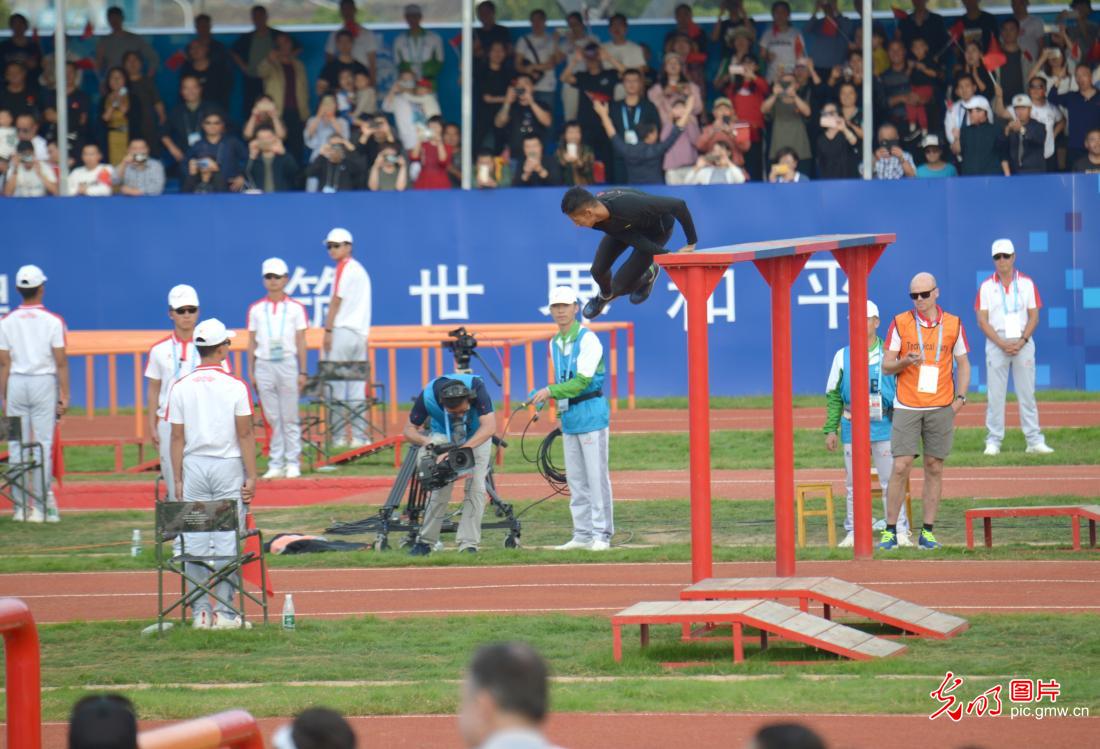 中国选手破军事五项男子障碍跑世界纪录