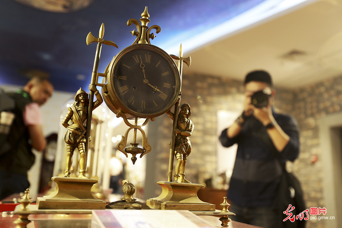 福建海丝钟表博物馆 三百多件馆藏展世界钟表文化