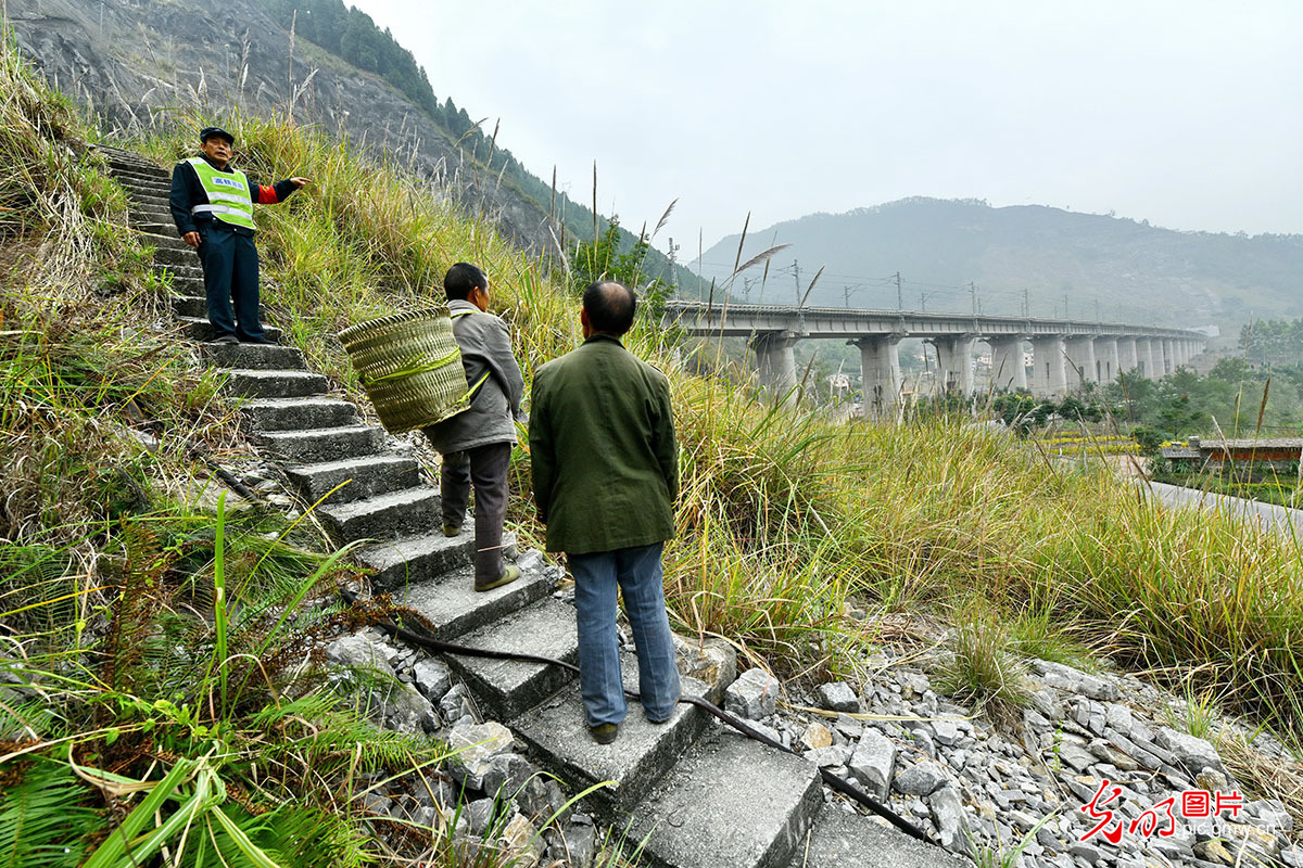 行走成渝铁路㉙丨70年，看成渝铁路通道之变_四川在线