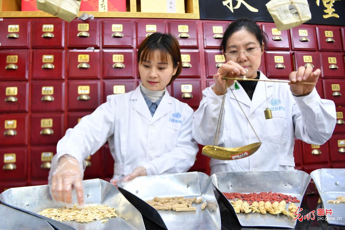 多彩习俗迎冬至