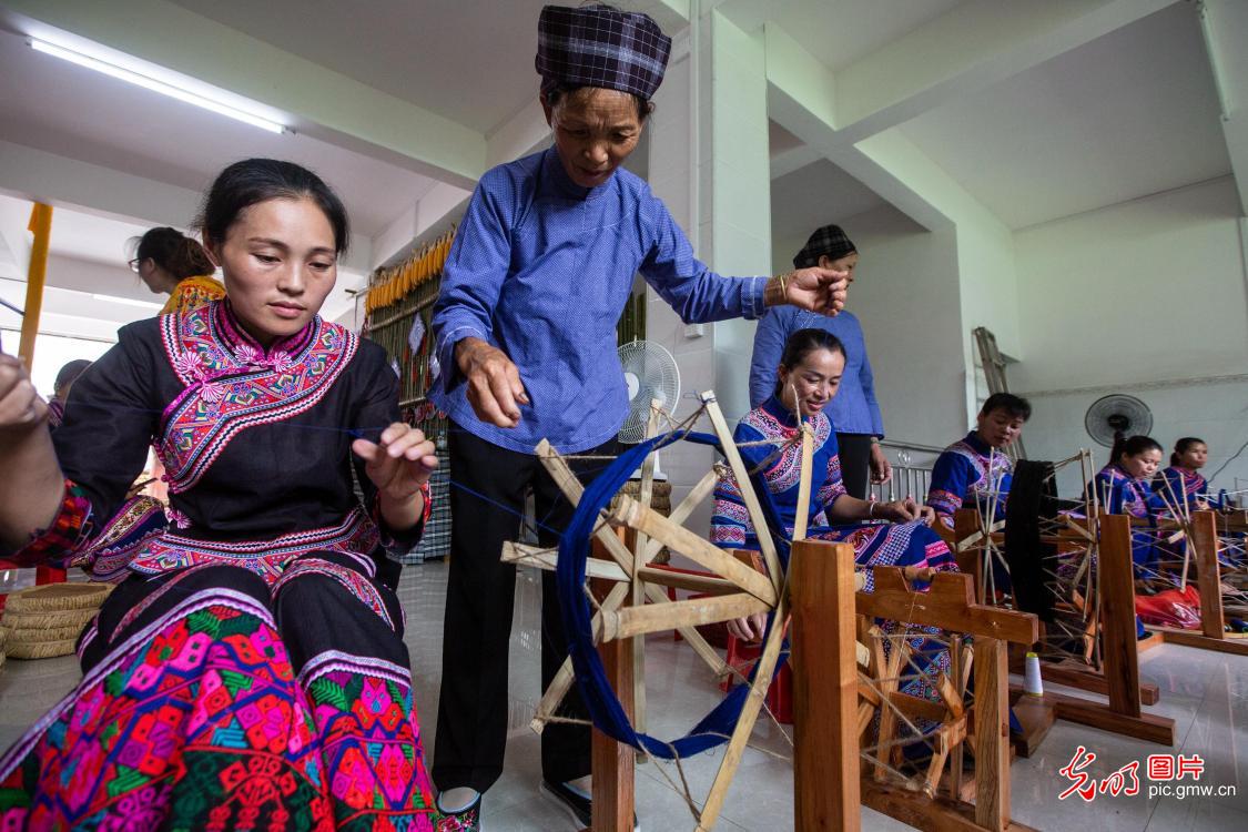 传统纺织培训 传承民族文化