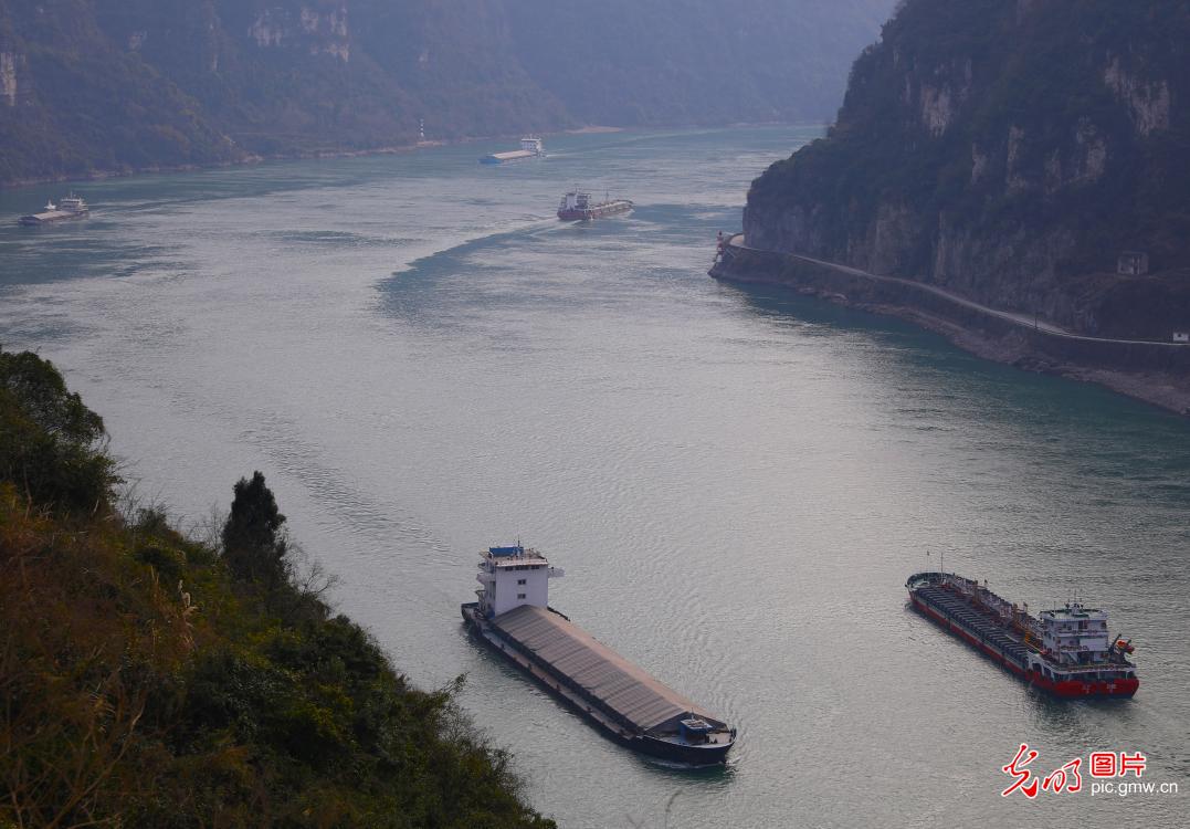 长江航运实现货物通过量30.6亿吨
