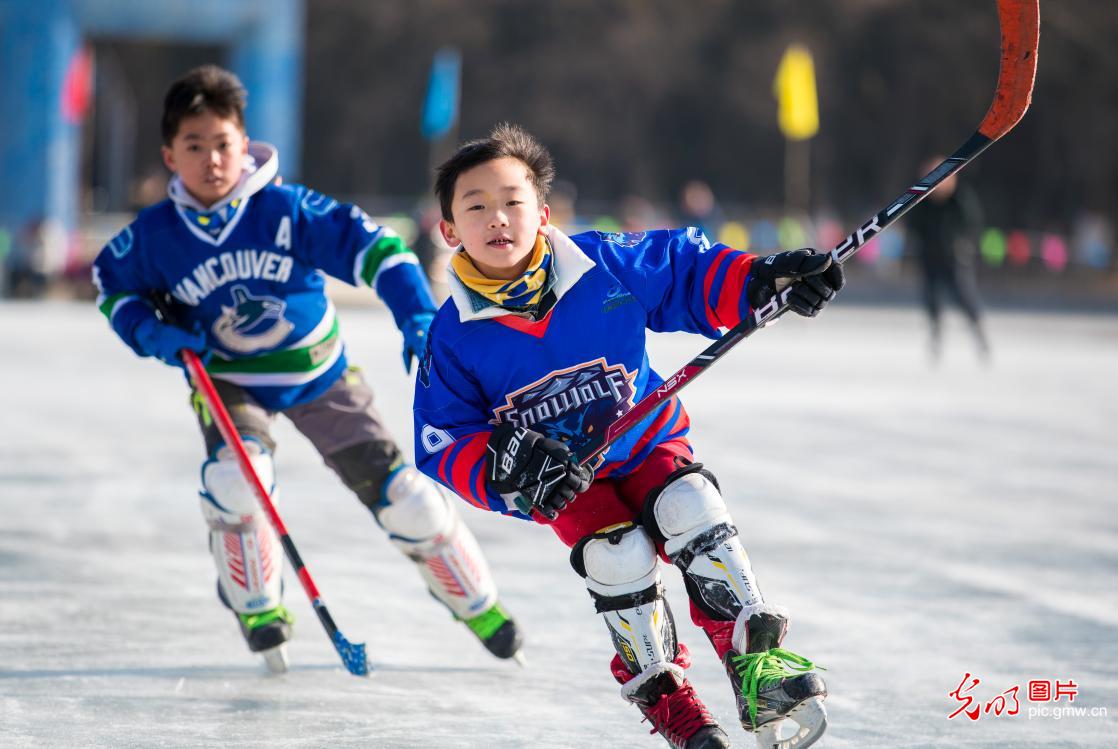 呼和浩特普及冰雪运动助力北京冬奥