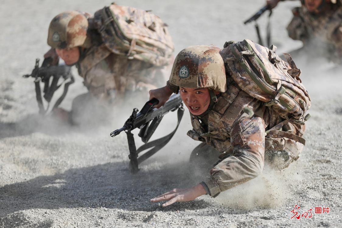 新疆边防：官兵锤炼过硬战术技能