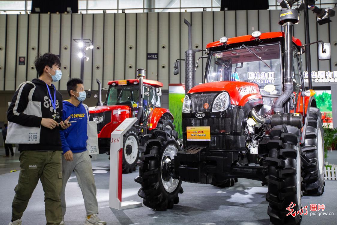 第十一届江苏国际农业机械展览会在南京举行