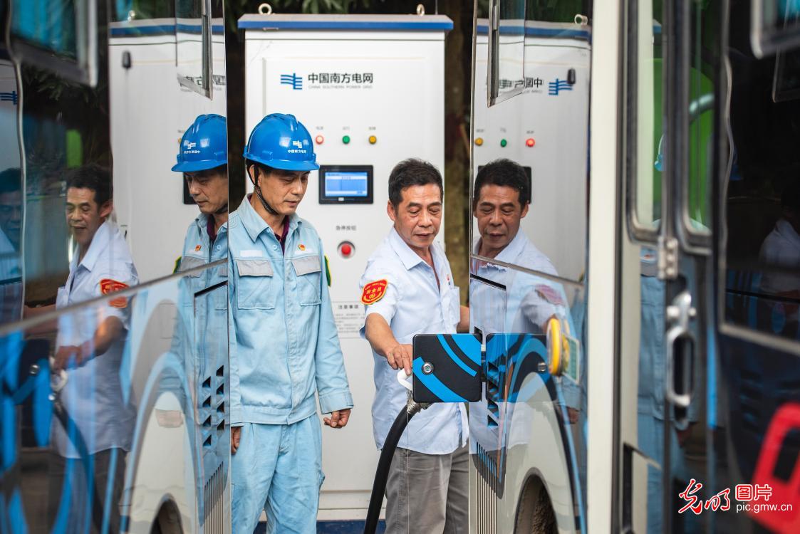 广西梧州：充电设施运维助出行
