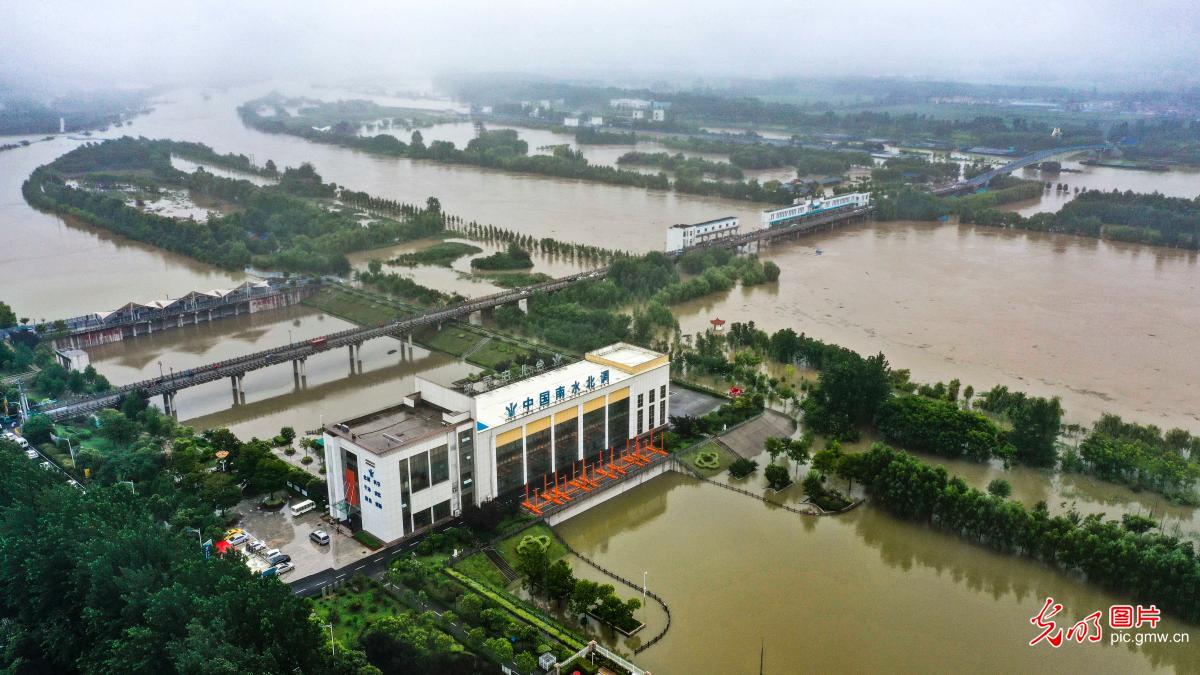 京杭运河台儿庄节制闸泄洪流量创新高