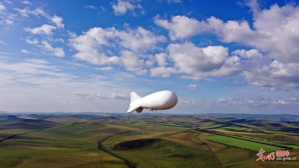 放飞系留气球 观测草畜平衡