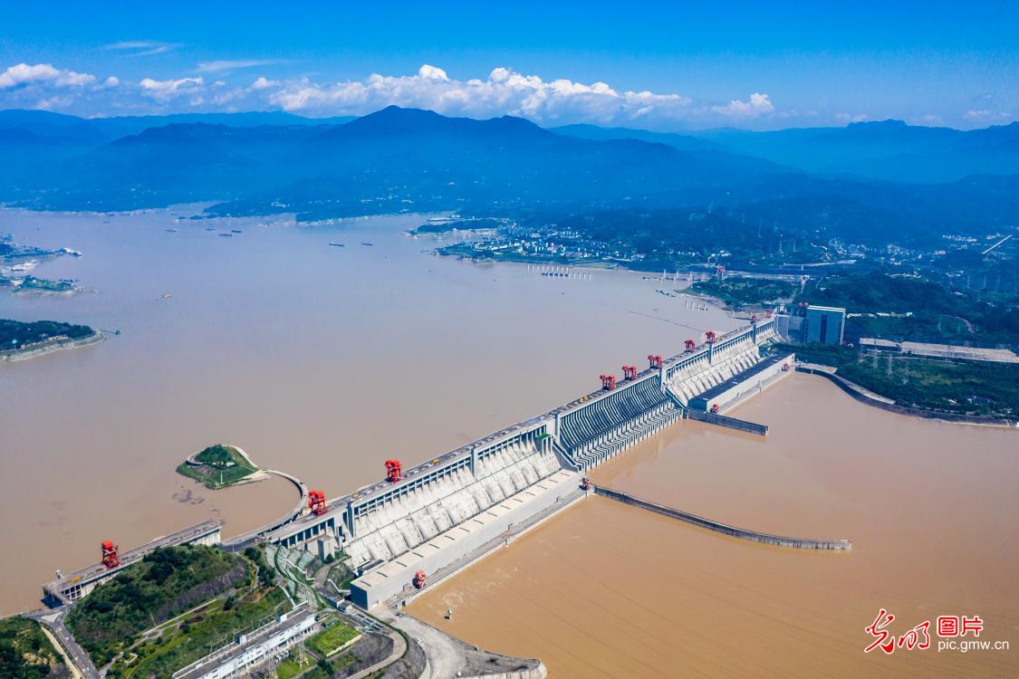 三峡电站今年首次满发